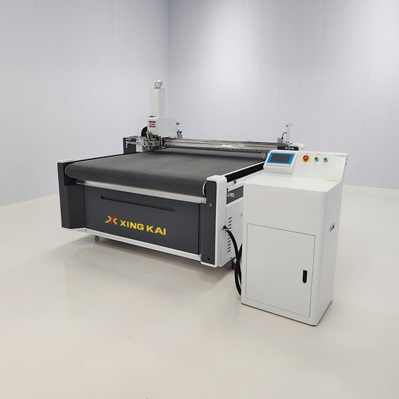 1615 自动送料（环保静音烟囱） 2 - Cortadora de tela XK1615 1600×1500mm CNC automático cortador de cuchillo vibratorio 2026 nuevo modelo 1615 自动送料（环保静音烟囱） 2