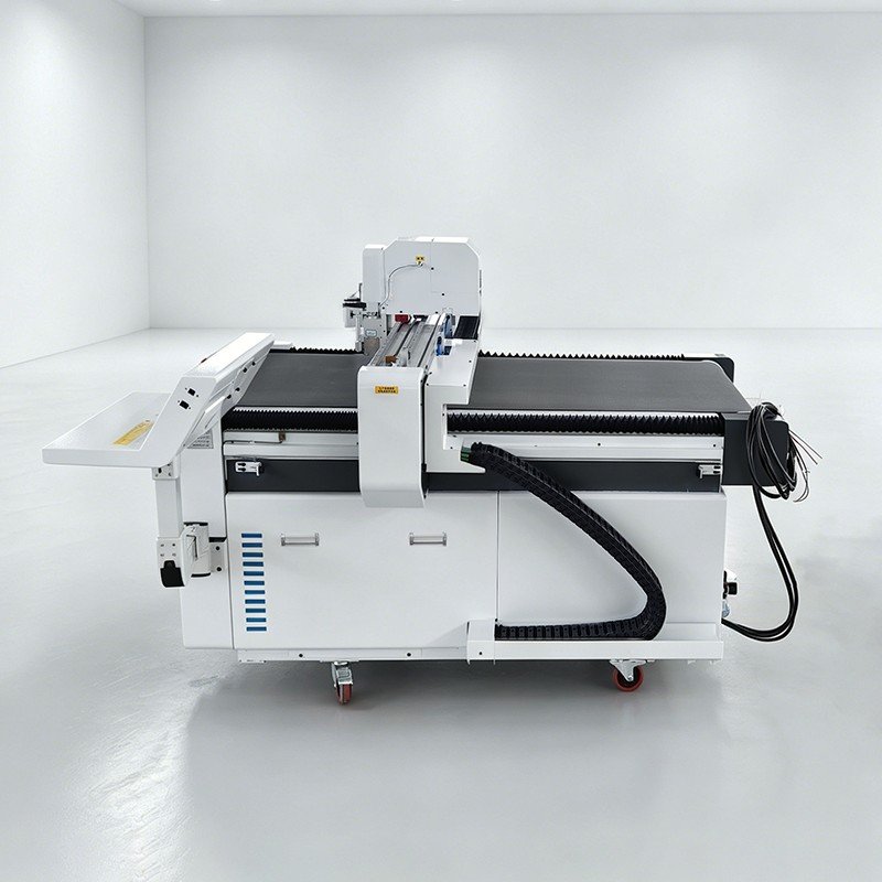 7010 自动送料 4 - Cortadora de tela no tejida XK7010 Cortadora de cuchilla vibratoria CNC automática 7010 自动送料 4