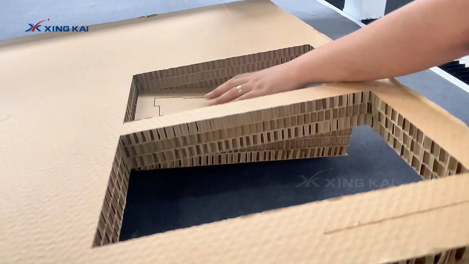 Custom corrugated cardboard packaging insert produced by digital cutting