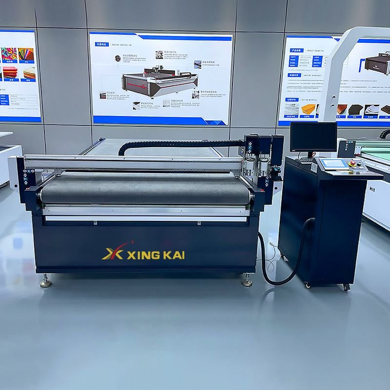 Automatic CNC Carton Box Cutting Machine with Oscillating Knife and Creasing Wheel for Packaging Samples