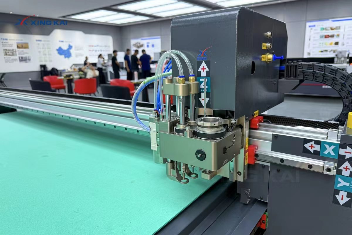 Artificial Leather Cutting Machine for PU Leather, Upholstery and Automotive Components